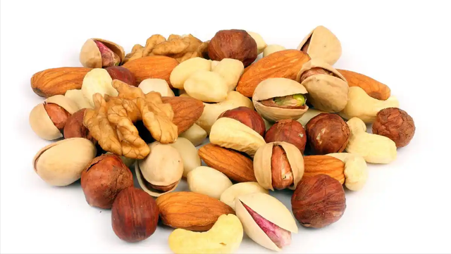 医生：高血脂患者几种食物要经常吃，能辅助控制血脂！来了解