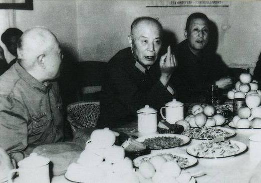 1991年中央派人请张学良回大陆，张：回大陆可以，但我有三个要求