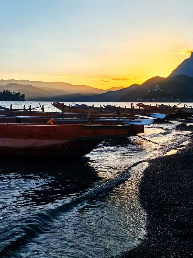 四川：摩梭风情泸沽湖！
