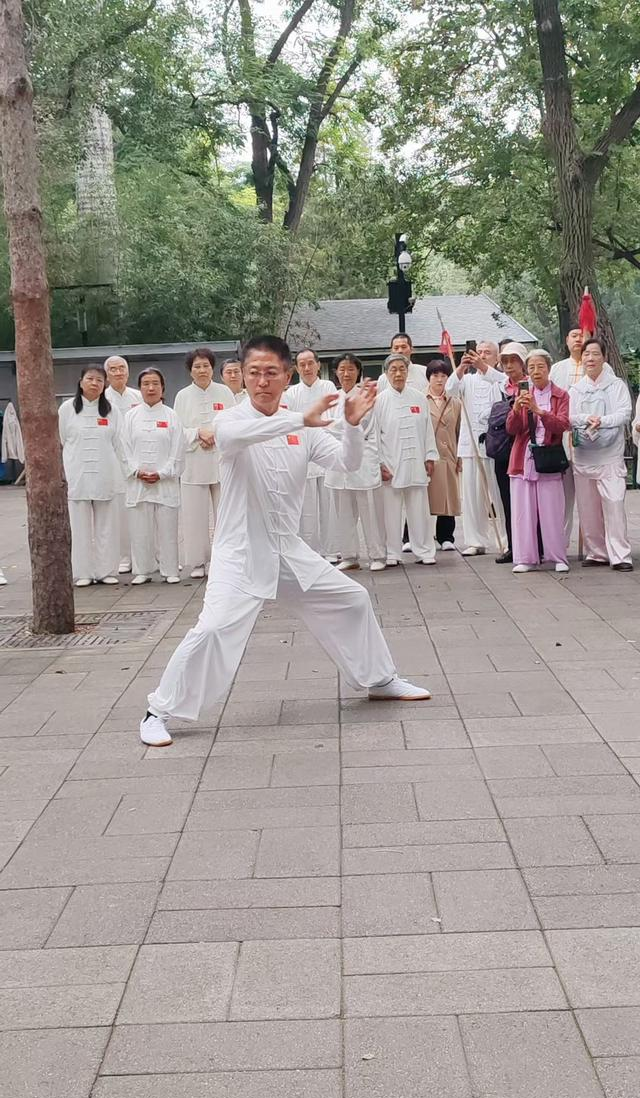 杜德平太极专栏  习练太极拳可以有效抑製贪嗔痴慢疑