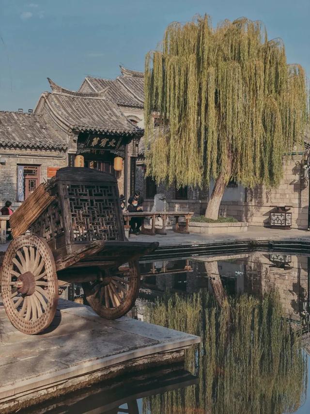 比苏州更江南，小吃堪称一绝，这座低调的北方水城，一到秋天就美翻了