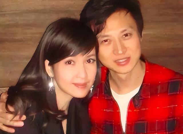 被戴8次绿帽子，3次被捉奸在床，这就是我们“玉女”守卫的爱情