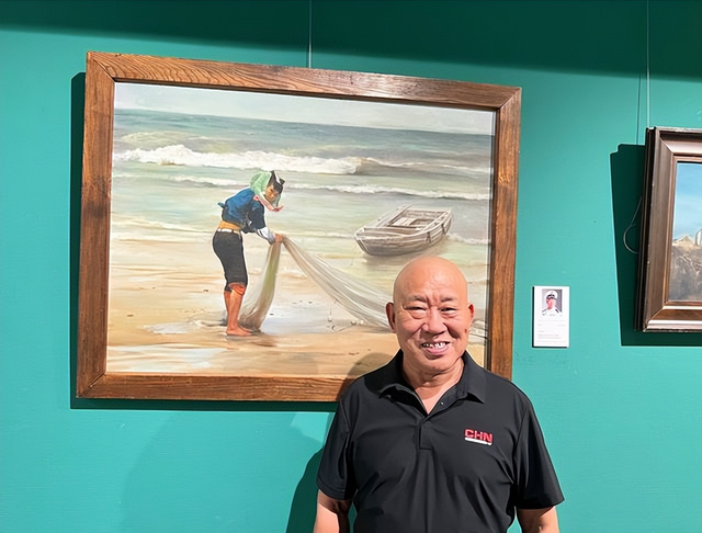 他因嘴歪演了半辈子坏人	，令人想不到的是，他女儿是我们熟悉的她