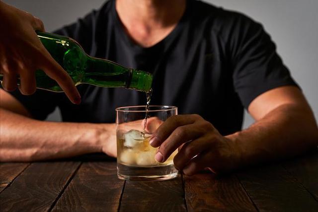 甲流离世的人飙升！医生嘱咐：服用氨氯地平时，切记不要碰这几样