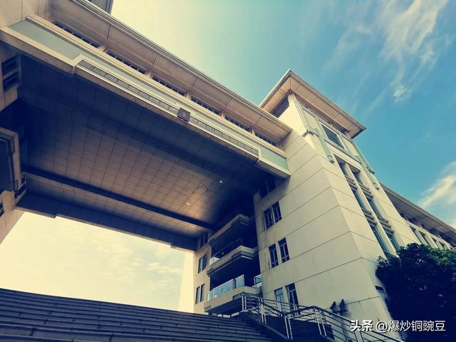 再游苏大-随便进的时候就去了一次，限流预约了却非要去看看。