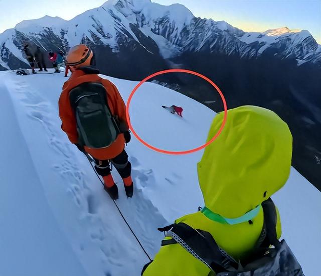 男子雪山坠亡后续，登山者未报备，死亡原因曝光，朋友难辞其咎