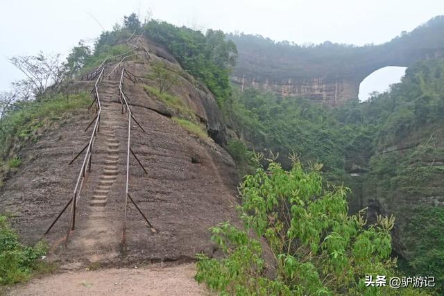 郴州的“坦”，丹霞洞穴中的独特景观，刷新你的认知！