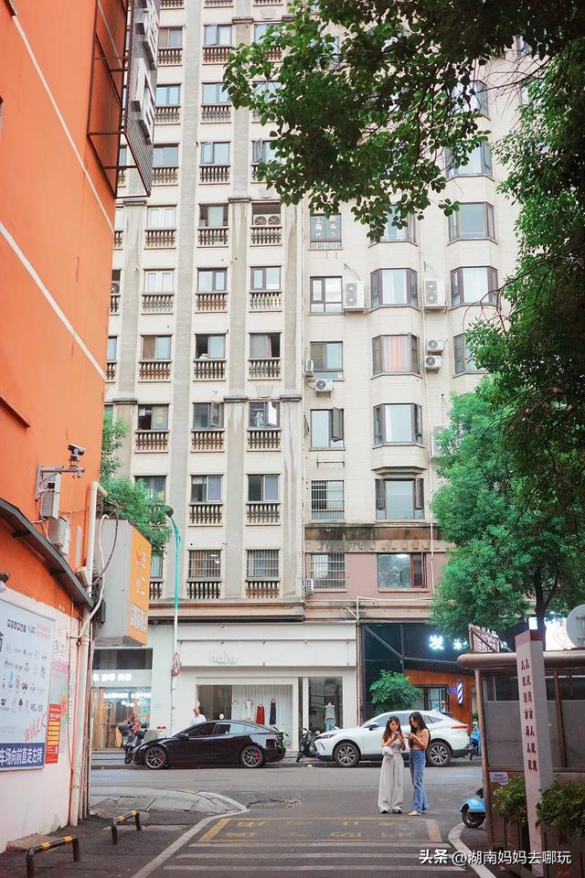 遛娃新方向，贺龙体育馆旁神秘小巷，通向长沙“小首尔”！