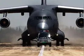 盘点新中国历史上的众多运输机：1980年9月26日运10首次试飞成功图片