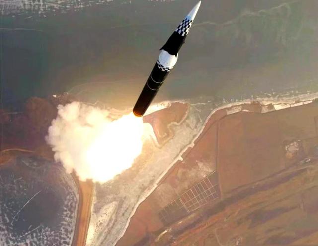 特朗普话音刚落，俄罗斯和朝鲜的核试验场，第一时间出现异动？