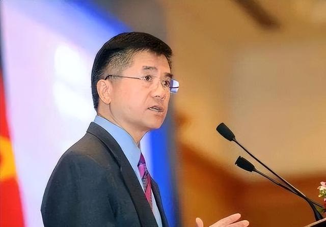 骆家辉：中国最好不要自主生产尖端芯片，因为这是美国不想看到的