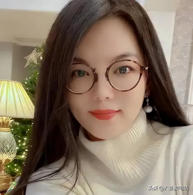 李湘不再隐瞒！公然坦白与释永信的真实关系，亲吻照的真相曝光，