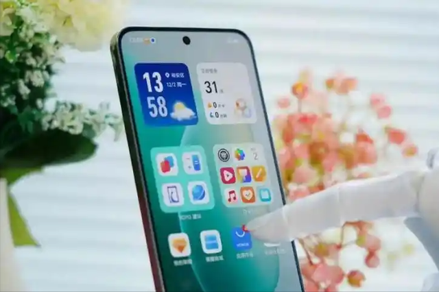 海外销量占半壁江山，荣耀双线作战，硬件创新是破局关键？