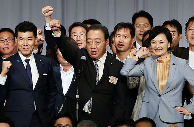 266：199！日本政坛“黑马”出现，对华态度有意思，高市掩面痛哭