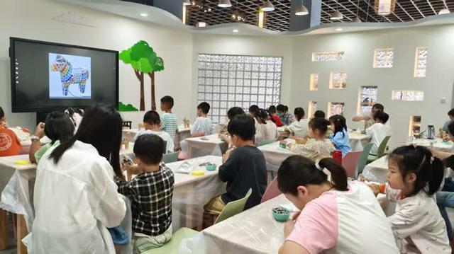 中秋国庆假期，博物馆日夜畅玩，市民游客热情高！