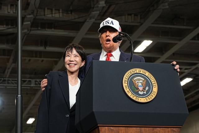 特朗普打通中方电话，在台湾问题上亮明态度，高市早苗后悔也晚了