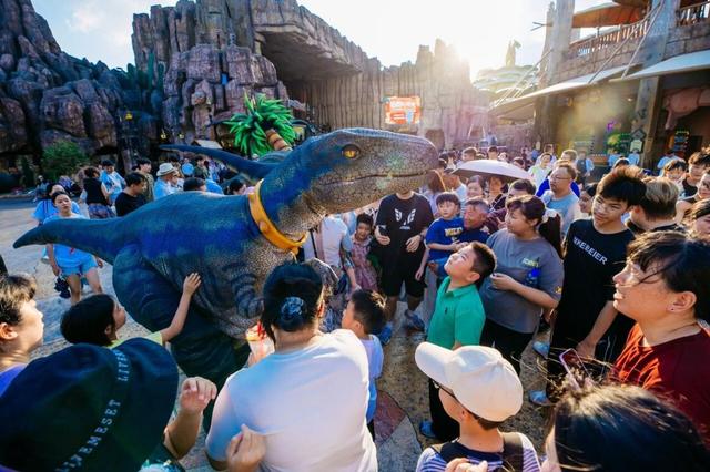 中国第一大主题公园运营商，游客量8717万人次全球第二，长隆第七