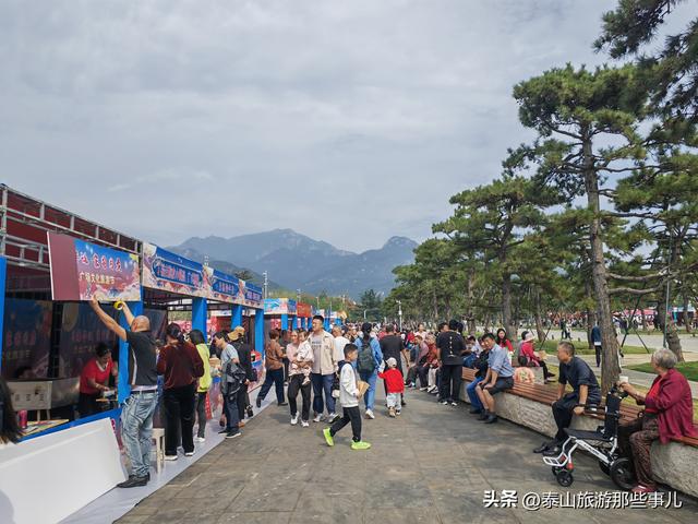 泰安：这个景点拆除了两排石灯笼，树少了，道新了，从压抑到敞亮