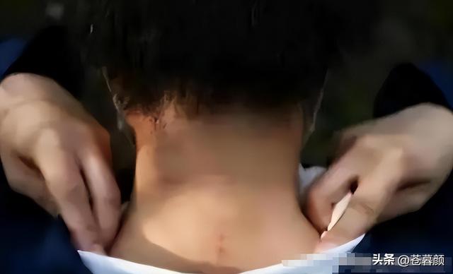 16年，母亲虎口救女被咬身亡，女儿至今未得到父亲原谅：怨谁