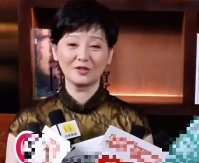 徐帆不再隐忍，高调回应和冯小刚离婚传闻，16字回应字字扎心
