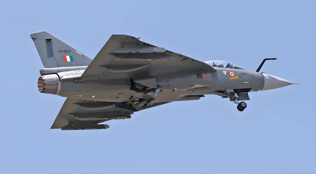 印空军告急！米格21退役，自研光辉产量低，只能外购五代机