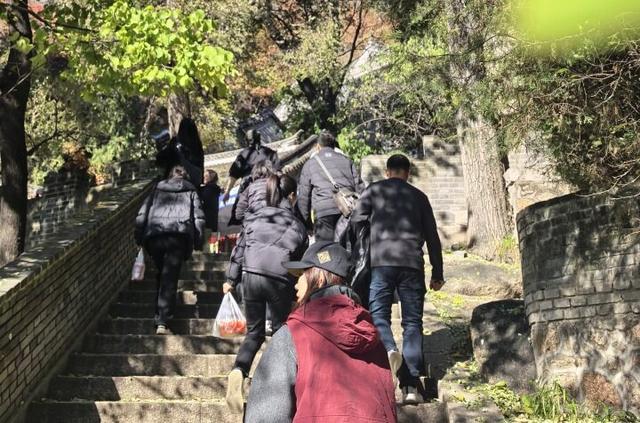 千山免票首日 鞍山市民纷纷打卡