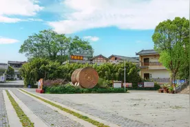 贵安马场镇平寨村：避暑旅居康养热潮涌 田园盛景待客来图片