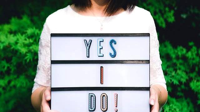 你迟早会明白，越深爱你的人，越会有 “三不主动	”