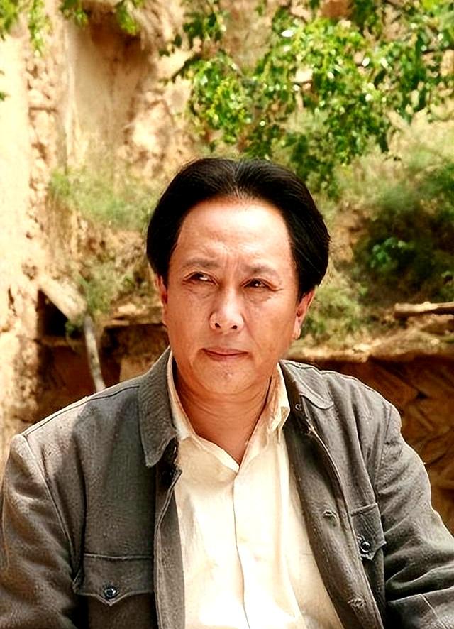 没想到九三阅兵才过去4天，令人担心的事情就在唐国强身上发生了