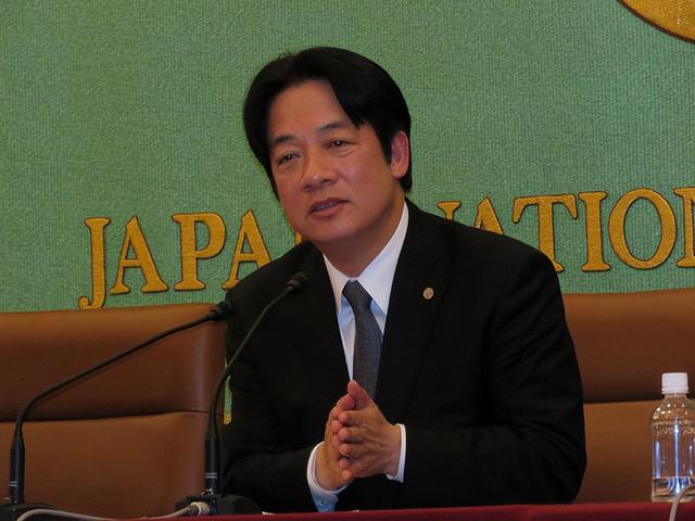 董军在人民大会堂表态后，特朗普知道：台海方向，再不布局就晚了