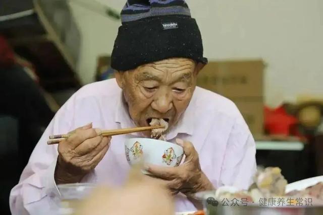 肺结节“忌食榜”来了，咸菜仅排在第3位，前2个或许很多人都爱吃