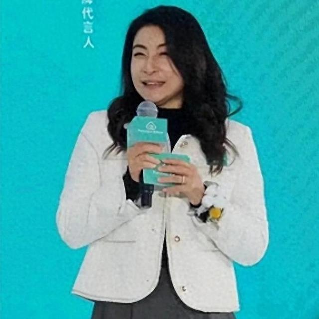 霍家没想到	，被寄予厚望的儿媳郭晶晶，竟遭到一个这么大"教训"