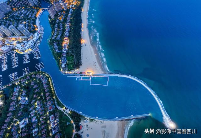 海南陵水：自由灯塔引客来