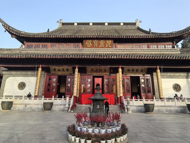 南京栖霞山一日徒步，游千年古刹，看漫山红叶