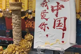 1：400比例复刻华表，非遗传承人王令涛制作陶塑献礼祖国图片