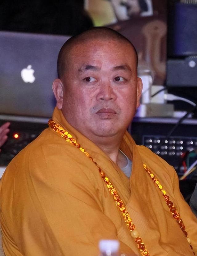 不查不知道一查吓一跳，掌控少林寺38年的释永信，私下到底有多壕