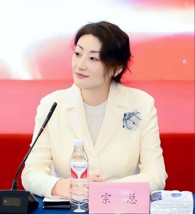 分手之后又复合？宗馥莉的宏胜发通知，明年继续用“娃哈哈”品牌