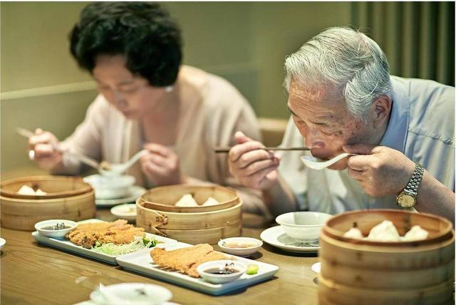 医生提醒：若长期一天只吃两顿饭，用不了半年，或患上这4种疾病