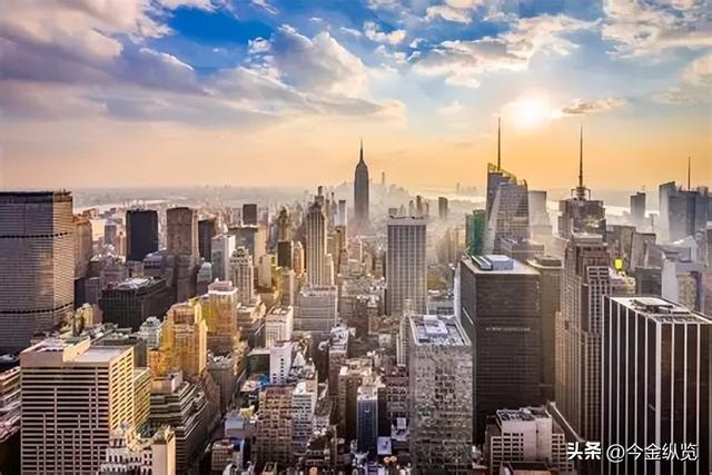 美国经济"软着陆"真能成？泡沫、裁员、降息潮：真相远比想象复杂