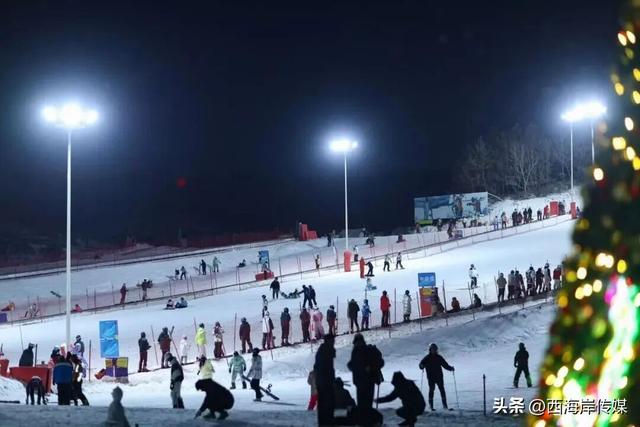 这个冬天，来融创藏马山滑雪场滑雪吧！