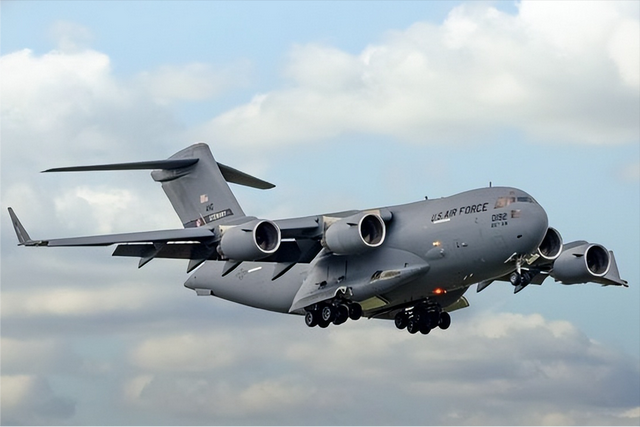 特朗普刚抵达达沃斯	，50架大运升空，美军将在中国春节前开打？