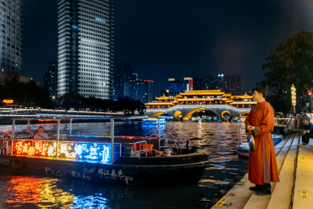 月满锦江夜未央 夜游锦江双节文化盛典点亮蓉城夜色