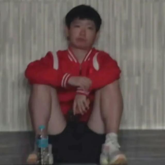 幸好有人拦住孙颖莎，这一动作真会引发“大事”