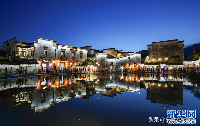 安徽黟县：画里宏村夜游热