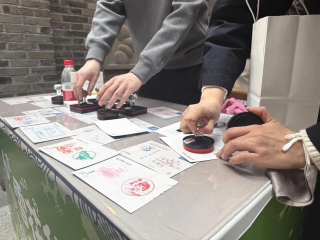 盖上专属邮戳飞全国！这有山商场“雪国邮局”传递长春冰雪魅力