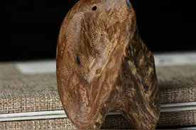 一寸沉香一寸金！广东男子加工烂木头时，意外发现是80斤沉香图片