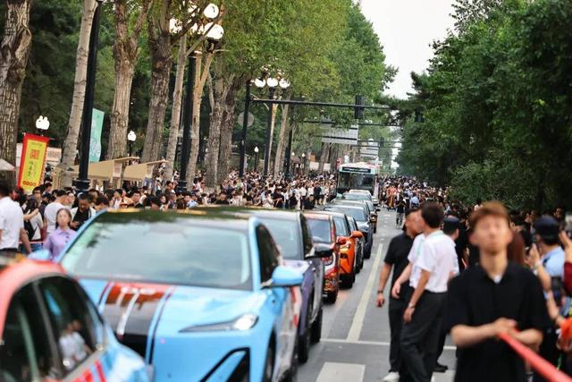 新民大街，越夜越精彩