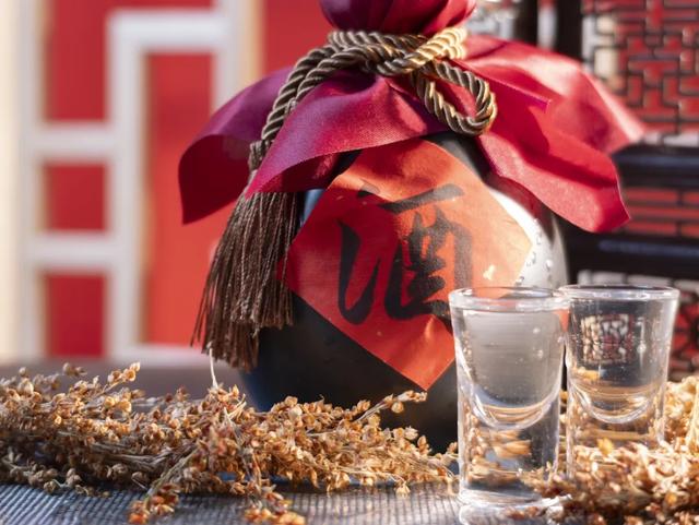 净利润预亏1.8亿至2.5亿元，这家酒企面临强制退市