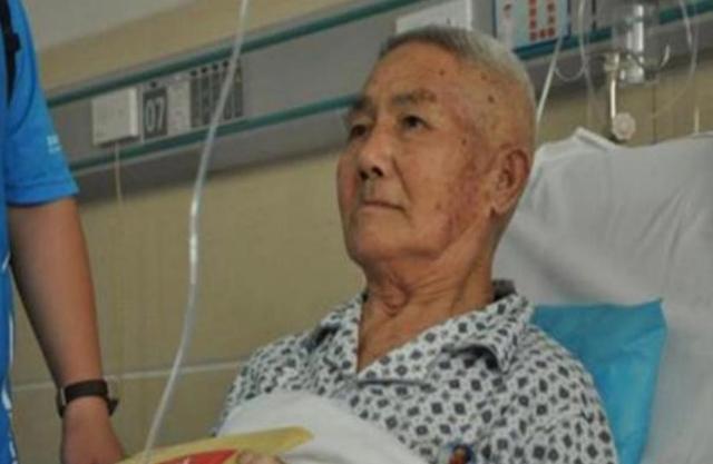 湖南78岁农民，无钱治疗女儿，给武装部写信：我是毛主席的警卫员