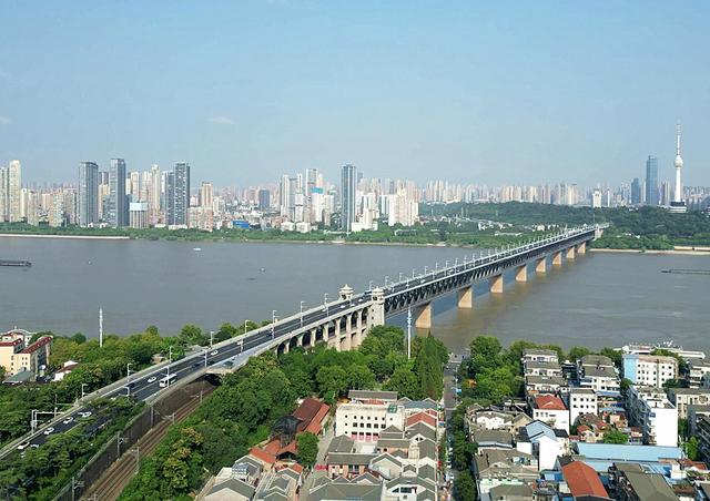 长江第一桥的武汉长江大桥，它在中国桥梁建设史上的含金量有多大